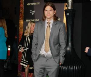 Ashton Kutcher, de nouveau insulté par Charlie Sheen, reste calme