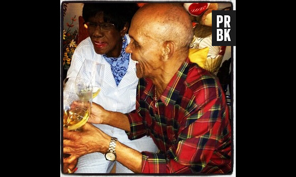 Rihanna est très proche de ses grands-parents !