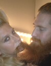 Kesha mange une barbe