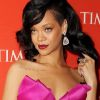 Rihanna joue les poupée acidulées