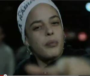 Keny Arkana dans le clip de son tube La Mére Des Enfants Perdus