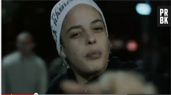 Keny Arkana dans le clip de son tube La Mére Des Enfants Perdus