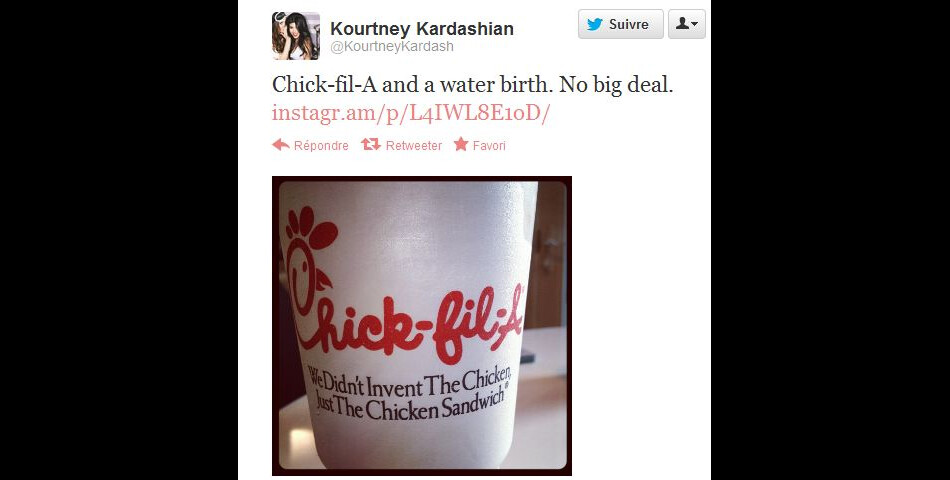 Dans son tweet, Kourtney Kardashian laisse entendre qu&#039;elle a accouché