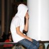 Justin Bieber attend sa belle à l'aéroport !