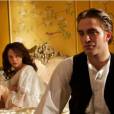 Robert Pattinson au lit avec Christina Ricci dans Bel Ami