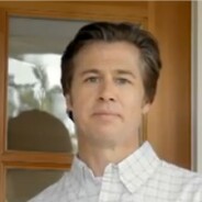 Brad Pitt : son frère Doug lui fout la honte dans une pub (VIDEO)