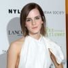 Emma Watson, encore une fois magnifique dans cette robe blanche