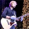 Cody Simpson à la guitare pour ses fans