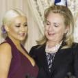 Hillary Clinton a kiffé les seins de Christina Aguilera !