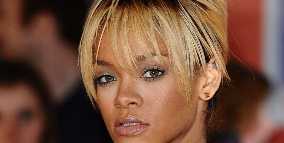 Rihanna : En plein tournage de son clip Diamonds, elle ne lâche pas son Chris !