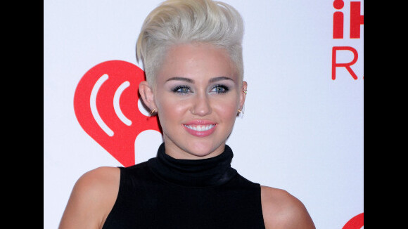Miley Cyrus : un million de dollars pour un clip classé X !