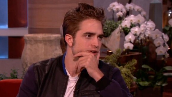 Twilight 5 : Robert Pattinson n'a (toujours) pas vu le film ! (VIDEO)