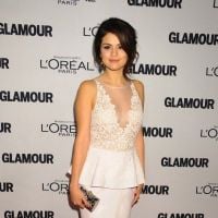 Selena Gomez : sublime sur le tapis rouge mais en larmes aux Glamour Awards (PHOTOS)