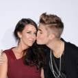 Justin Bieber, trop chou avec sa mère sur le tapis rouge des AMA