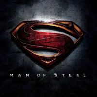 Man of Steel : Superman menotté et pas joyeux sur le premier poster (PHOTO)