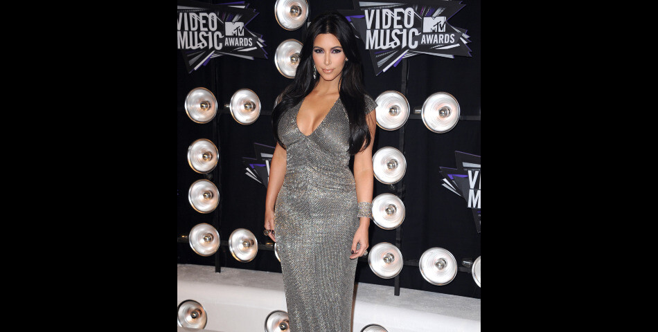 Kim Kardashian reine des shootings bouillants