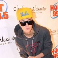 Justin Bieber et Austin Mahone : look quasi-identique sur le tapis rouge (PHOTOS)