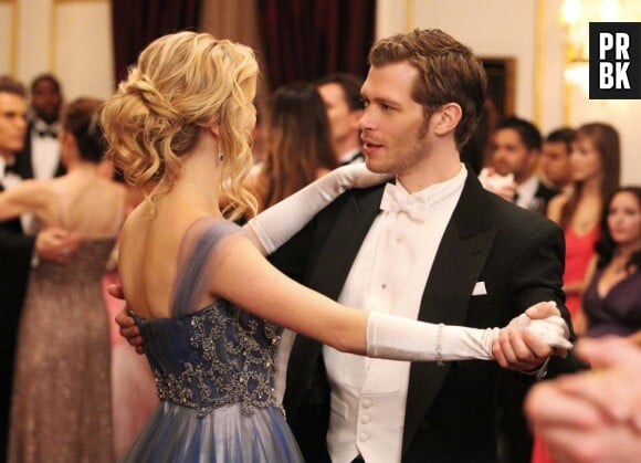 Enfin un baiser pour Klaus et Caroline dans Vampire Diaries ?