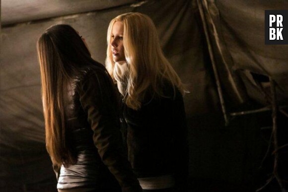 Rebekah face à Elena dans l'épisode 13 de la saison 4 de Vampire Diaries