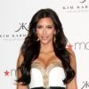 Kim Kardashian pour le lancement de son parfum