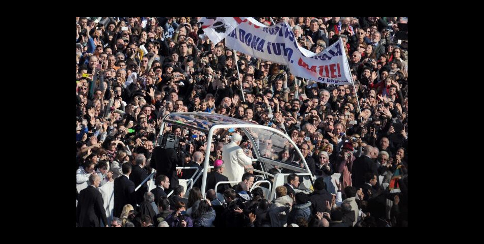 Les bains de foule en papamobile pour Benoît XVI c&#039;est fini.