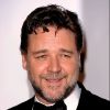 Russell Crowe dément : il n'est pas avec Natalie Imbruglia.