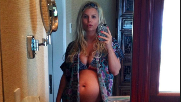 Jessica Simpson enceinte : "Je ne pensais pas qu'un jour un pénis me rendrait nauséeuse"