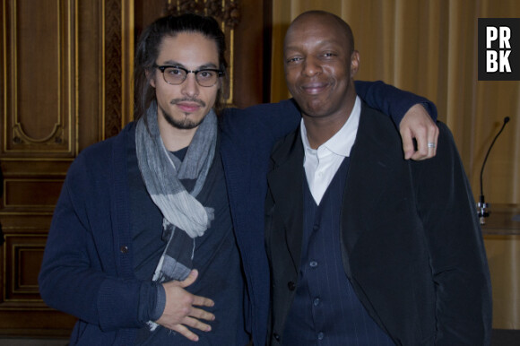 Kim Chapiron a assisté à la décoration d'Oxmo Puccino par la Ville de Paris le mardi 12 mars 2013