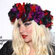 Kesha adopte la couronne de fleurs