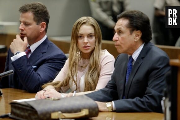 Lindsay Lohan dément sa sortie en boîte de nuit le soir de sa condamnation le 18 mars 2013