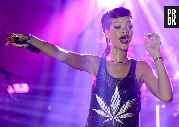Rihanna ne les pas attendu pour crier son amour à la marie-jeanne