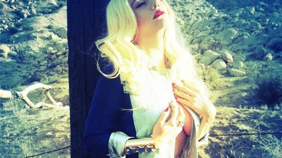 Ke$ha : promo sexy pour ses bijoux