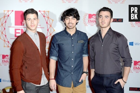 Shaina assistera au concert des Jonas Brothers au premier rang