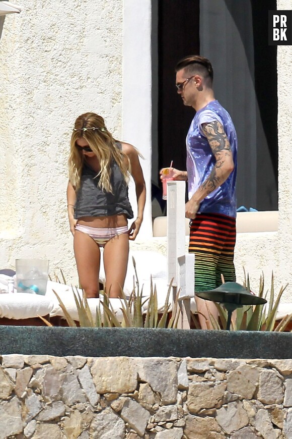 Ashley Tisdale très hot face à son boyfriend, en mars 2013 au Mexique