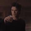 Damon cherche une solution dans The Vampire Diaries