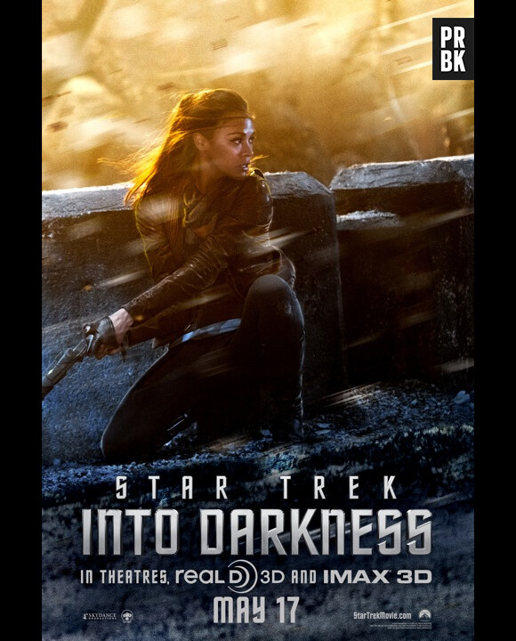 Zoe Saldana ne rigole pas sur son poster de Star Trek Into Darkness