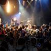 Tout le public sur scène pour le concert de 1995 au Trabendo pour So Music le 10 juin 2013