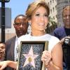 Jennifer Lopez était sur son 31 pour recevoir son étoile sur Hollywood Boulevard à Los Angeles le jeudi 20 juin 2013.