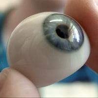 Des lentilles de contact avec zoom intégré ? Le futur, c'est maintenant !