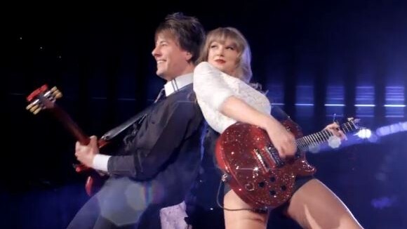 Taylor Swift : Red, le clip live et amoureux