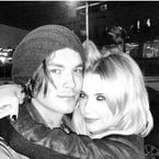 Ashley Benson en couple avec son co-star de Pretty Little Liars ? Sa réponse aux rumeurs Tyler Blackburn