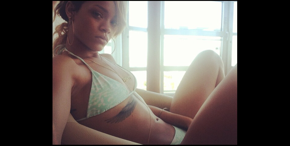 Rihanna : très sexy sur Twitter pour ses vacances en Pologne