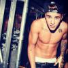 Justin Bieber : toujours torse nu sur les réseaux sociaux