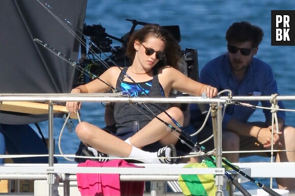 Kristen Stewart se détend avant de tourner une scène de Camp X-Ray le 17 juillet 2013