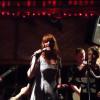 Ivre, Florence Welch de Florence and the Machine reprend "Get Lucky".