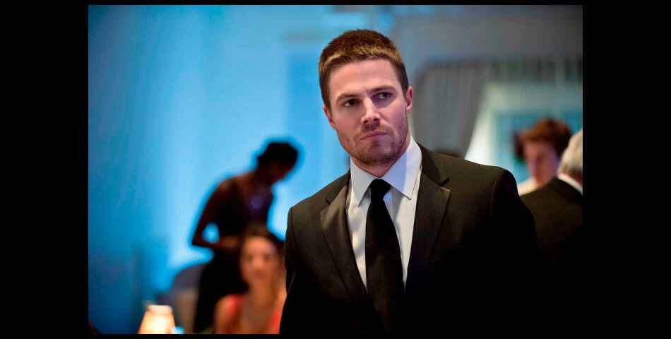 Arrow Saison 2 Stephen Amell De Retour Purebreak 5881