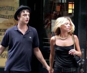 Kate Moss accro à la cigarette électronique