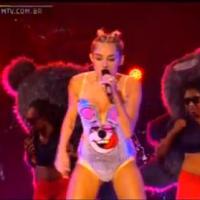 Miley Cyrus aux MTV VMA 2013 : son show &quot;porno&quot; enflamme le web