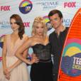 Pretty Little Liars : Ian Harding en compagnie de Shay Mitchell, Troian Bellisario, Ashley Benson et Lucy Hale aux Teen Choice Awards 2012