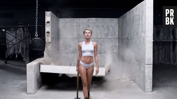 Miley Cyrus - Wrecking Ball, le clip provoc extrait de l'album "Bangerz"